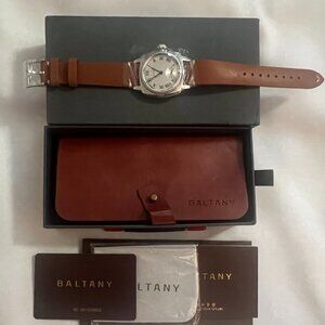 Salmon Roman Markers Quartz Mesh Strap Watches S4037